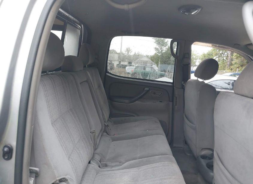 Photo 8 of 2005 Toyota Tundra SR5 V8 (VIN 5TBDT44185S468283)