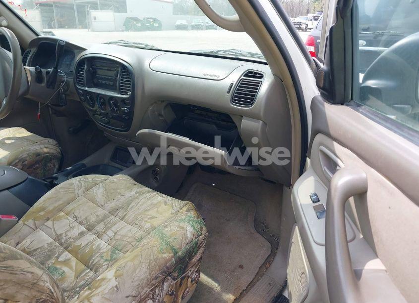 Photo 5 of 2005 Toyota Tundra SR5 V8 (VIN 5TBDT44185S490347)