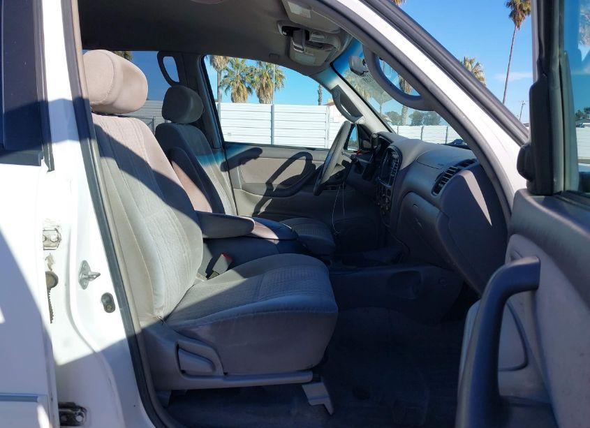 Photo 5 of 2004 Toyota Tundra SR5 V8 (VIN 5TBDT44194S436022)