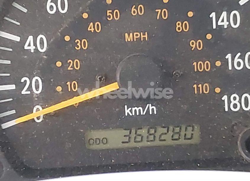 Photo 15 of 2004 Toyota Tundra SR5 V8 (VIN 5TBDT44194S447344)