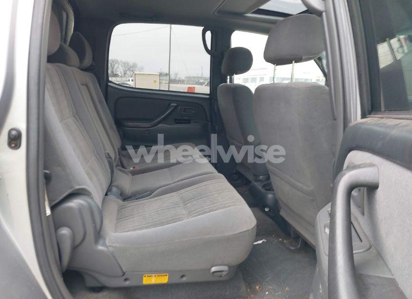 Photo 8 of 2004 Toyota Tundra SR5 V8 (VIN 5TBDT44194S447344)