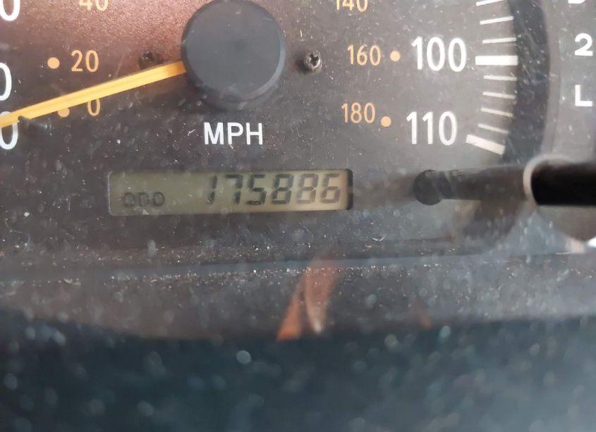 Photo 15 of 2004 Toyota Tundra SR5 V8 (VIN 5TBDT44194S448302)