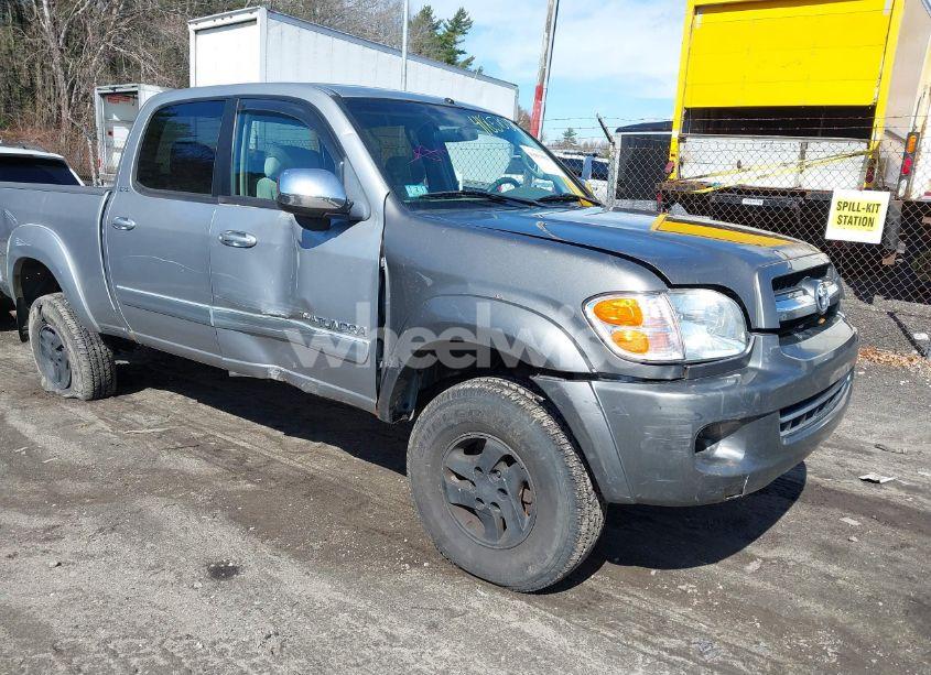 2004 Toyota Tundra SR5 V8 (VIN 5TBDT44194S452527) main photo