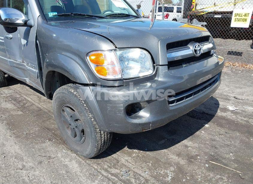 Photo 6 of 2004 Toyota Tundra SR5 V8 (VIN 5TBDT44194S452527)