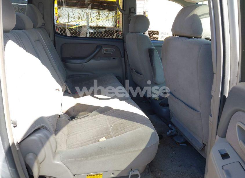 Photo 8 of 2004 Toyota Tundra SR5 V8 (VIN 5TBDT44194S452527)