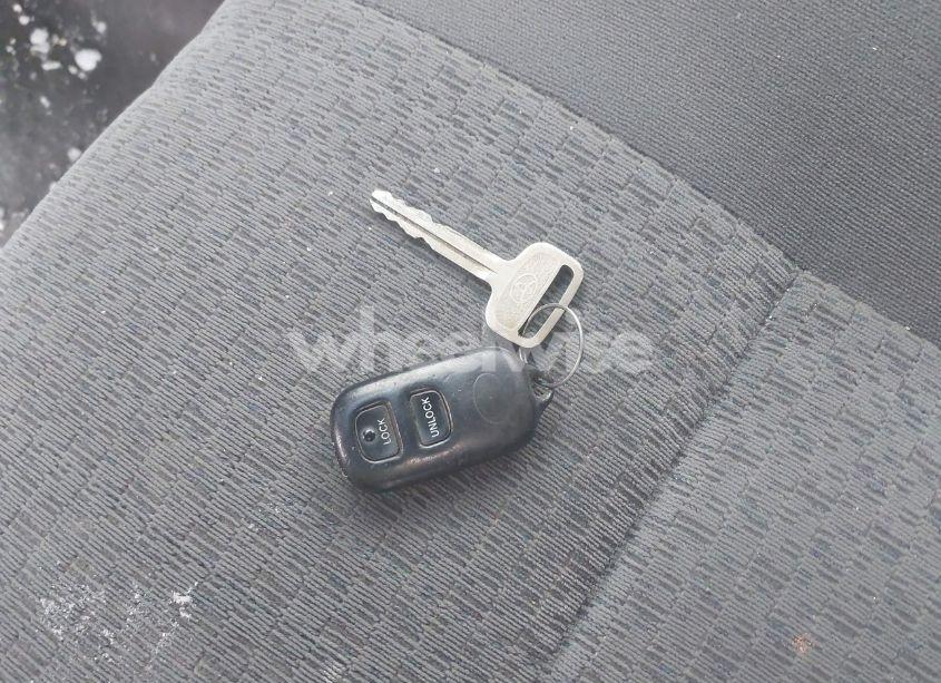 Photo 11 of 2004 Toyota Tundra SR5 V8 (VIN 5TBDT44194S456626)