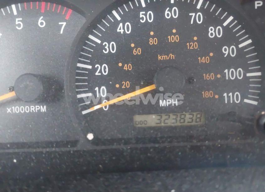 Photo 15 of 2004 Toyota Tundra SR5 V8 (VIN 5TBDT44194S456626)