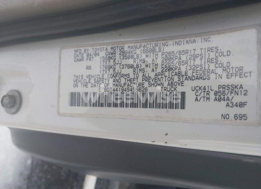 Photo 9 of 2004 Toyota Tundra SR5 V8 (VIN 5TBDT44194S456626)