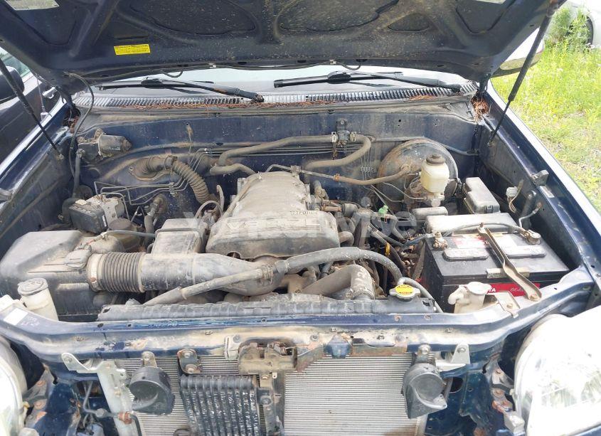 Photo 10 of 2004 Toyota Tundra SR5 V8 (VIN 5TBDT44194S459235)