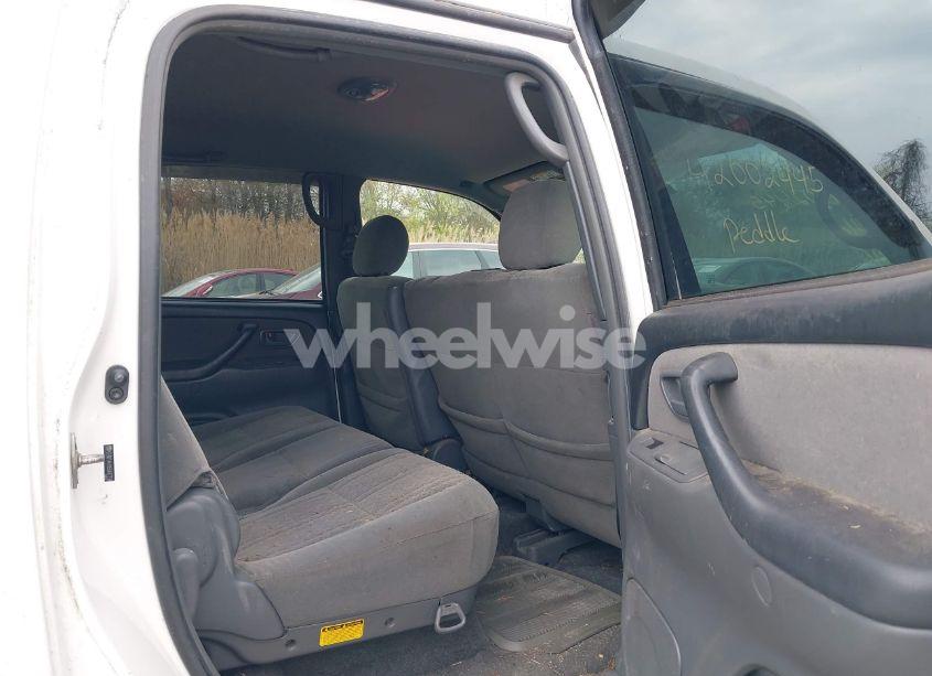 Photo 8 of 2005 Toyota Tundra SR5 V8 (VIN 5TBDT44195S487358)