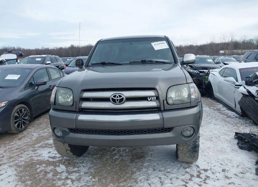 Photo 12 of 2004 Toyota Tundra SR5 V8 (VIN 5TBDT441X4S436580)