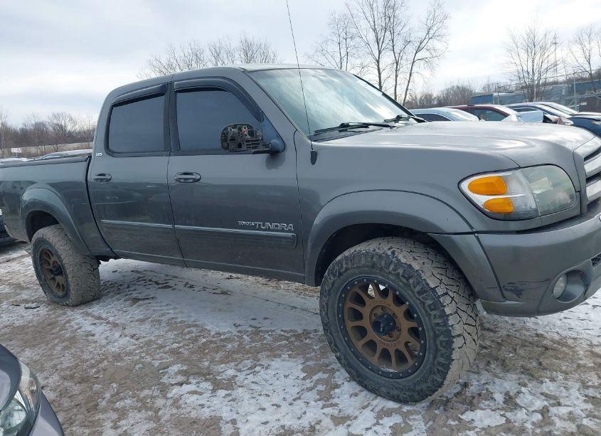Photo 13 of 2004 Toyota Tundra SR5 V8 (VIN 5TBDT441X4S436580)