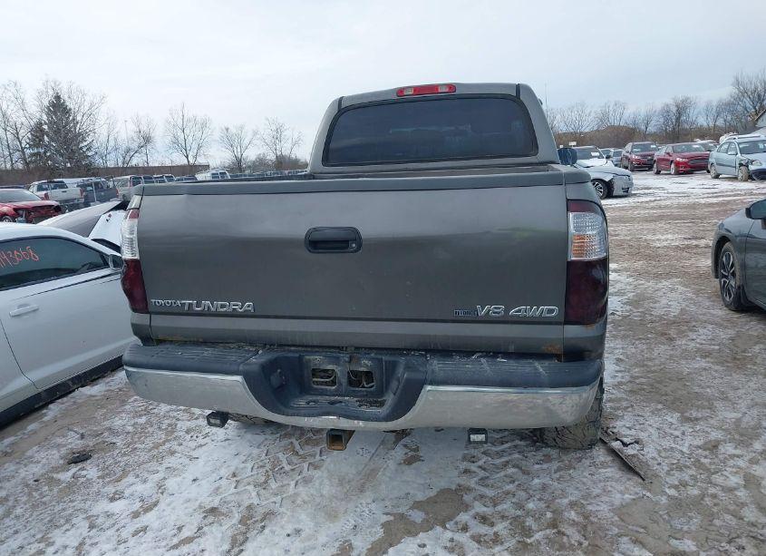 Photo 16 of 2004 Toyota Tundra SR5 V8 (VIN 5TBDT441X4S436580)