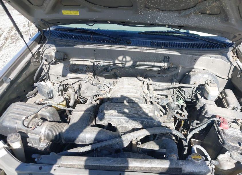 Photo 10 of 2005 Toyota Tundra SR5 V8 (VIN 5TBDT441X5S491967)