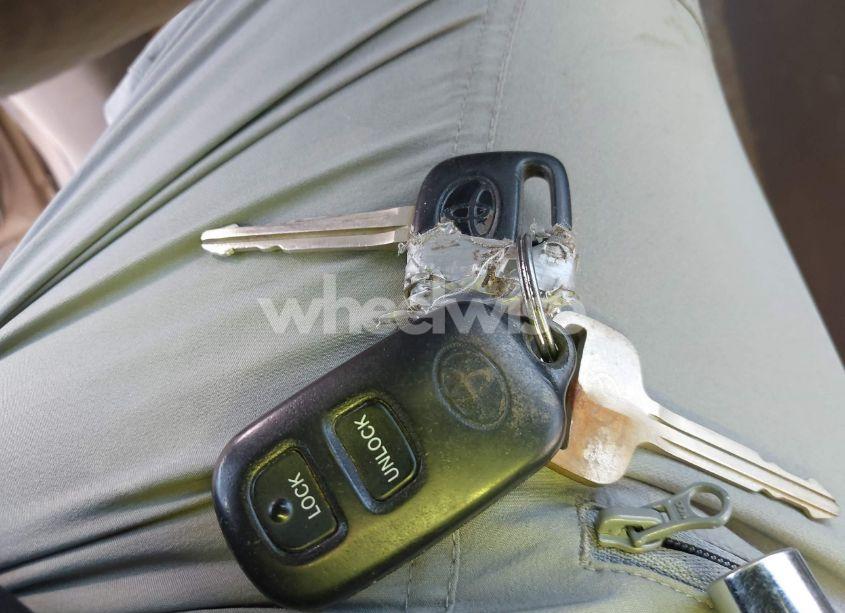 Photo 11 of 2005 Toyota Tundra SR5 V8 (VIN 5TBDT441X5S491967)