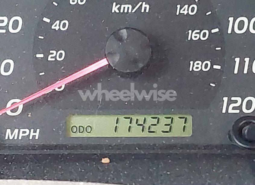 Photo 15 of 2006 Toyota Tundra SR5 V8 (VIN 5TBDT441X6S535497)