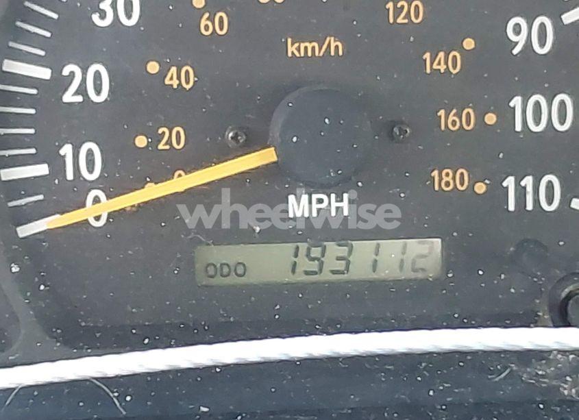 Photo 15 of 2004 Toyota Tundra LIMITED V8 (VIN 5TBDT48114S439670)