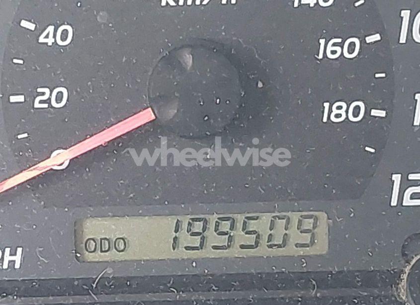 Photo 15 of 2005 Toyota Tundra LIMITED V8 (VIN 5TBDT48115S492760)