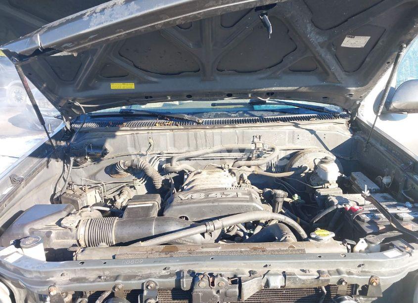 Photo 10 of 2004 Toyota Tundra LIMITED V8 (VIN 5TBDT48144S434155)