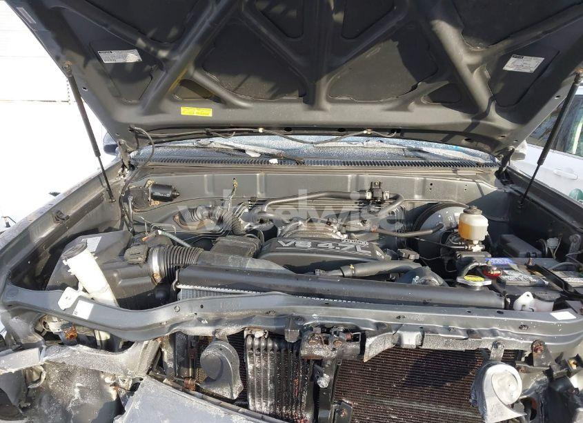 Photo 10 of 2004 Toyota Tundra LIMITED V8 (VIN 5TBDT48144S463316)