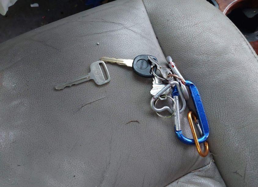 Photo 11 of 2005 Toyota Tundra LIMITED V8 (VIN 5TBDT48145S467691)