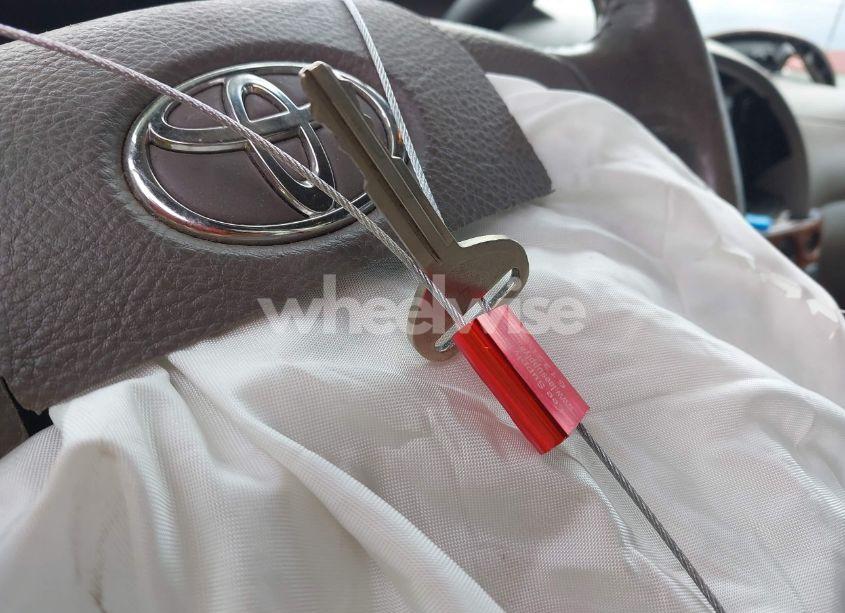 Photo 11 of 2005 Toyota Tundra LIMITED V8 (VIN 5TBDT48145S483700)