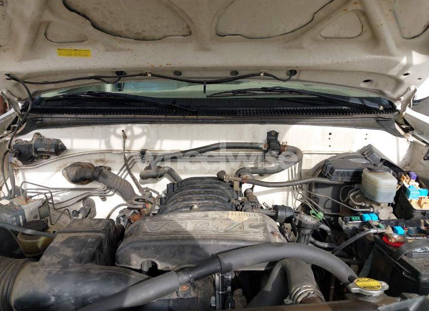 Photo 10 of 2005 Toyota Tundra LIMITED V8 (VIN 5TBDT48155S500035)