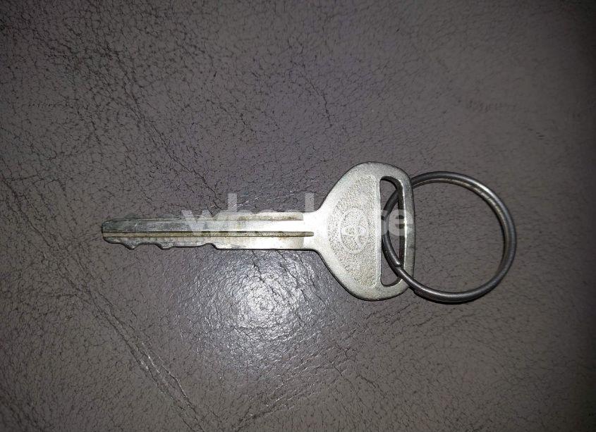 Photo 11 of 2005 Toyota Tundra LIMITED V8 (VIN 5TBDT48175S490446)