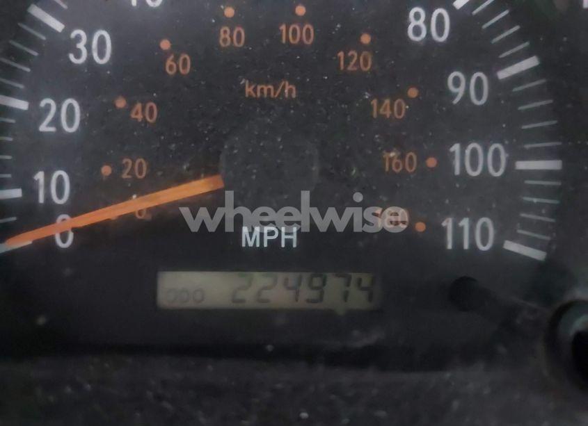 Photo 15 of 2004 Toyota Tundra LIMITED V8 (VIN 5TBDT48184S444817)