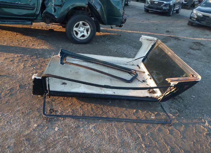 Photo 17 of 2004 Toyota Tundra LIMITED V8 (VIN 5TBDT481X4S451509)