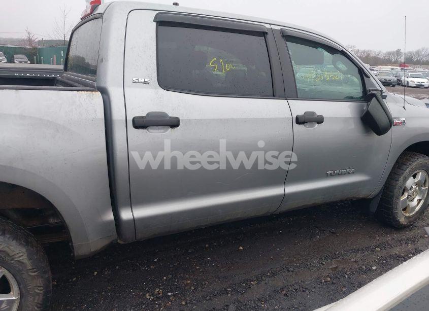 Photo 12 of 2007 Toyota Tundra SR5 5.7L V8 (VIN 5TBDV54107S482388)