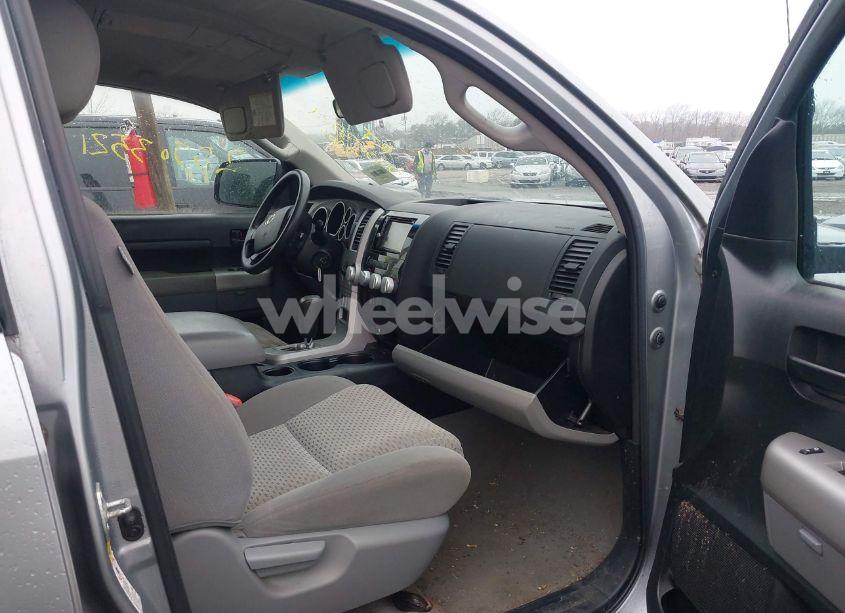 Photo 5 of 2007 Toyota Tundra SR5 5.7L V8 (VIN 5TBDV54107S482388)