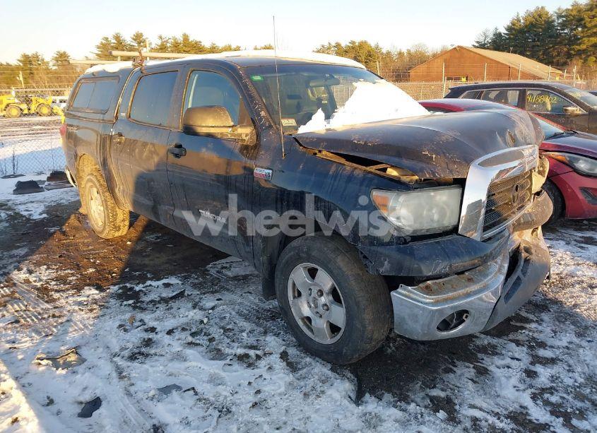 2007 Toyota Tundra SR5 5.7L V8 (VIN 5TBDV541X7S475321) main photo
