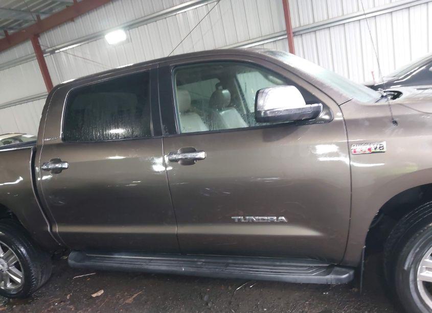 Photo 13 of 2007 Toyota Tundra LIMITED 5.7L V8 (VIN 5TBDV58117S469109)