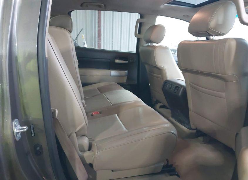 Photo 8 of 2007 Toyota Tundra LIMITED 5.7L V8 (VIN 5TBDV58117S469109)