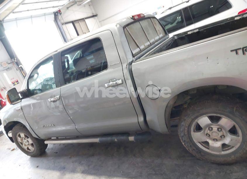 Photo 13 of 2007 Toyota Tundra LIMITED 5.7L V8 (VIN 5TBDV58137S481276)