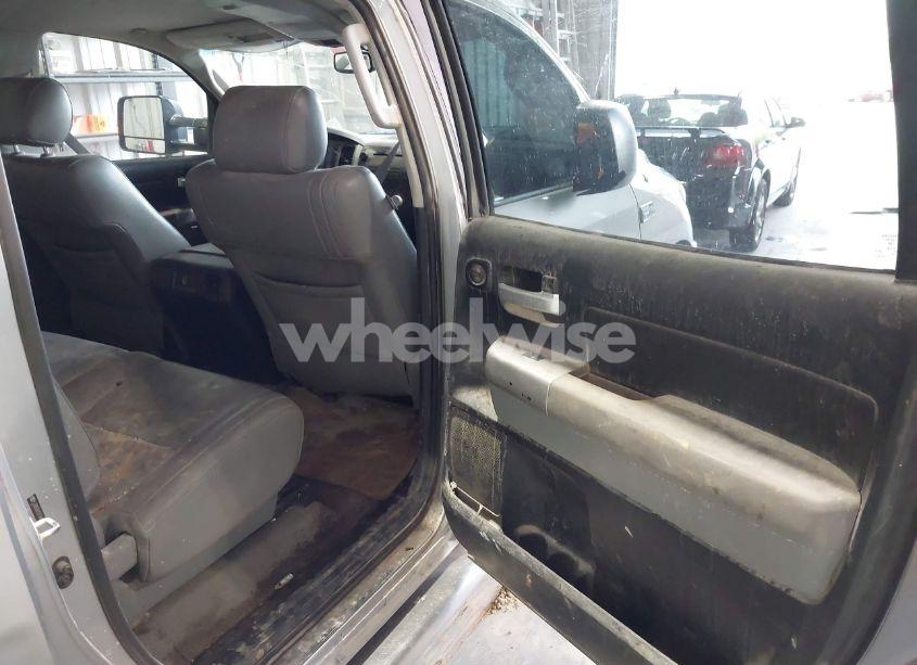 Photo 8 of 2007 Toyota Tundra LIMITED 5.7L V8 (VIN 5TBDV58137S481276)