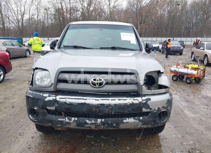 Photo 12 of 2005 Toyota Tundra SR5 V8 (VIN 5TBET34105S472441)