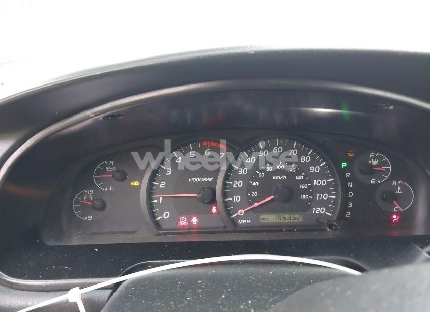 Photo 15 of 2005 Toyota Tundra SR5 V8 (VIN 5TBET34105S472441)