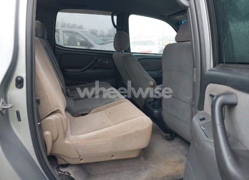 Photo 8 of 2005 Toyota Tundra SR5 V8 (VIN 5TBET34105S472441)