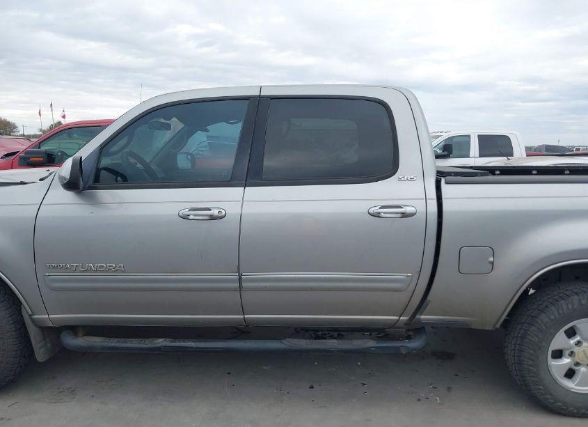 Photo 14 of 2005 Toyota Tundra SR5 V8 (VIN 5TBET34105S489661)