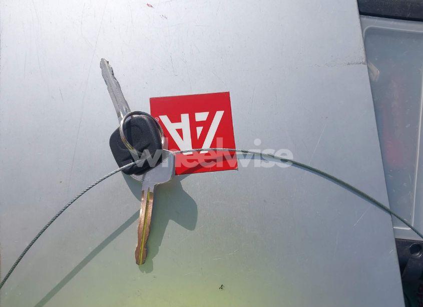 Photo 11 of 2004 Toyota Tundra SR5 V8 (VIN 5TBET34114S436871)