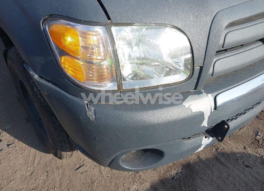 Photo 12 of 2004 Toyota Tundra SR5 V8 (VIN 5TBET34114S436871)