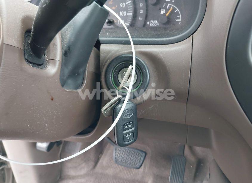 Photo 11 of 2004 Toyota Tundra SR5 V8 (VIN 5TBET34114S455100)