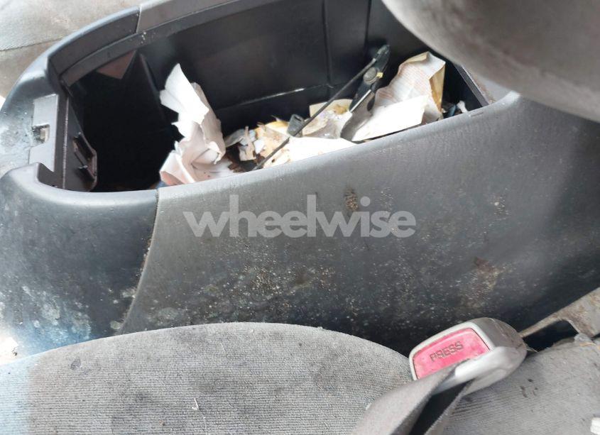 Photo 19 of 2005 Toyota Tundra SR5 V8 (VIN 5TBET34115S466423)