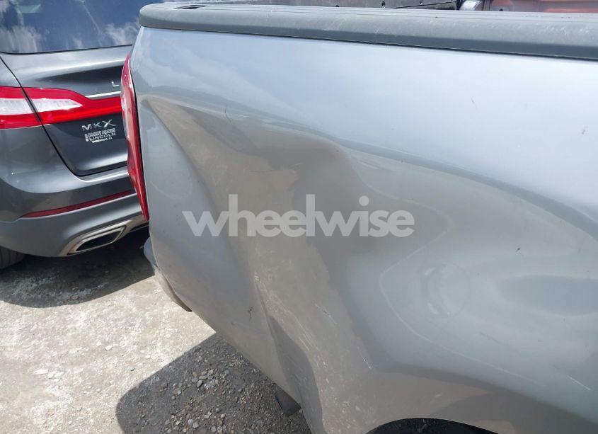 Photo 6 of 2005 Toyota Tundra SR5 V8 (VIN 5TBET34115S466423)