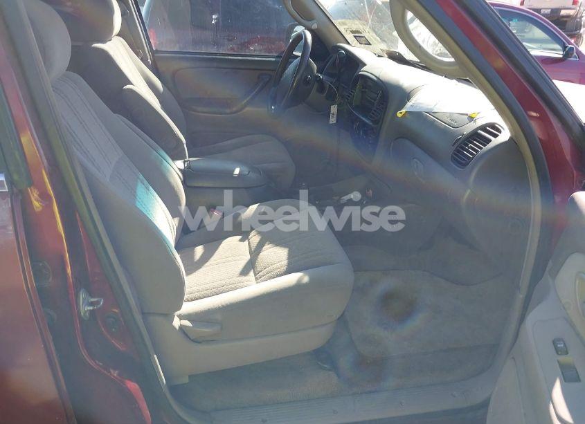 Photo 5 of 2005 Toyota Tundra SR5 V8 (VIN 5TBET34115S482461)