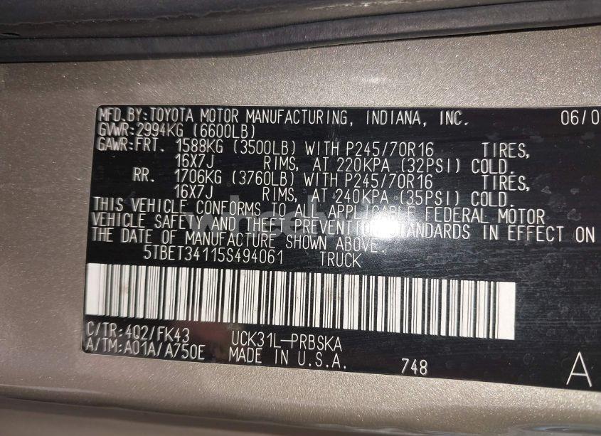 Photo 9 of 2005 Toyota Tundra SR5 V8 (VIN 5TBET34115S494061)