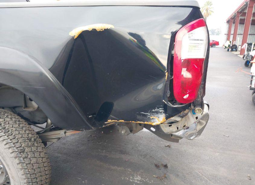 Photo 6 of 2006 Toyota Tundra SR5 V8 (VIN 5TBET34116S533278)