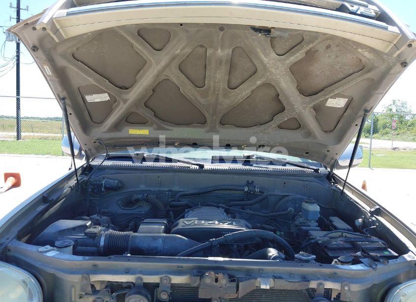 Photo 10 of 2004 Toyota Tundra SR5 V8 (VIN 5TBET34124S437317)